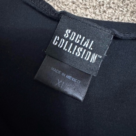 Social Collision Skull Distressed Y2K Tee - Picture 2 of 6